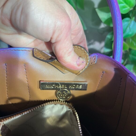 IRIDESCENT Fushia & MIRRORED Mauve Leather Medium Michael Kors Purse & Wallet - Picture 10 of 10